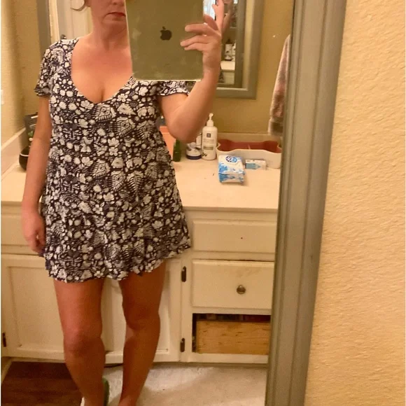 NEW LISTING ‼️SHOW ME YOUR MUMU Mini Dress - Picture 16 of 16